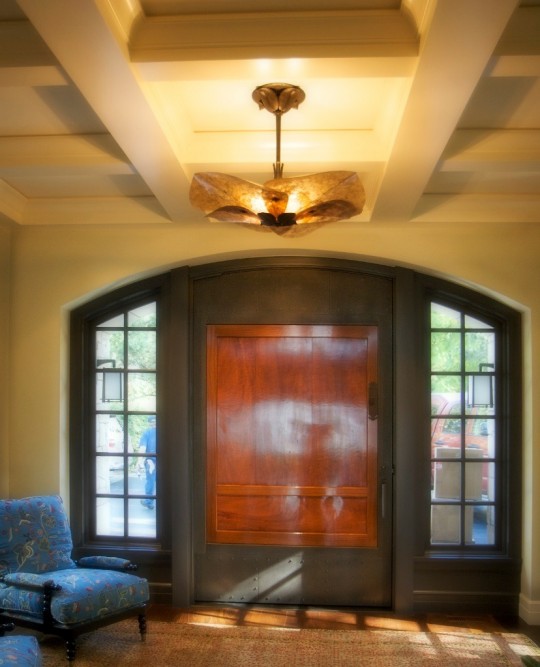 Light sensitively designed in the context of an entry way